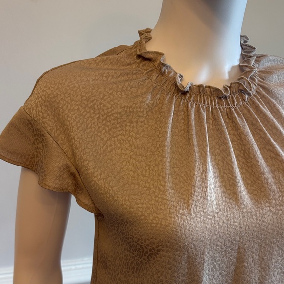 Express Tan Ruffled Blouse - Picture 4 of 7